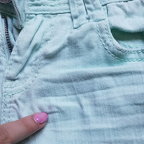 Shorts - Picture 4 of 4